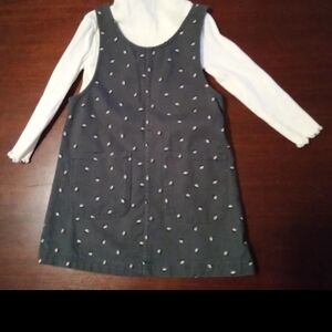 H&M Dark Gray Patterned Skirt with White Ribbed Top 4T